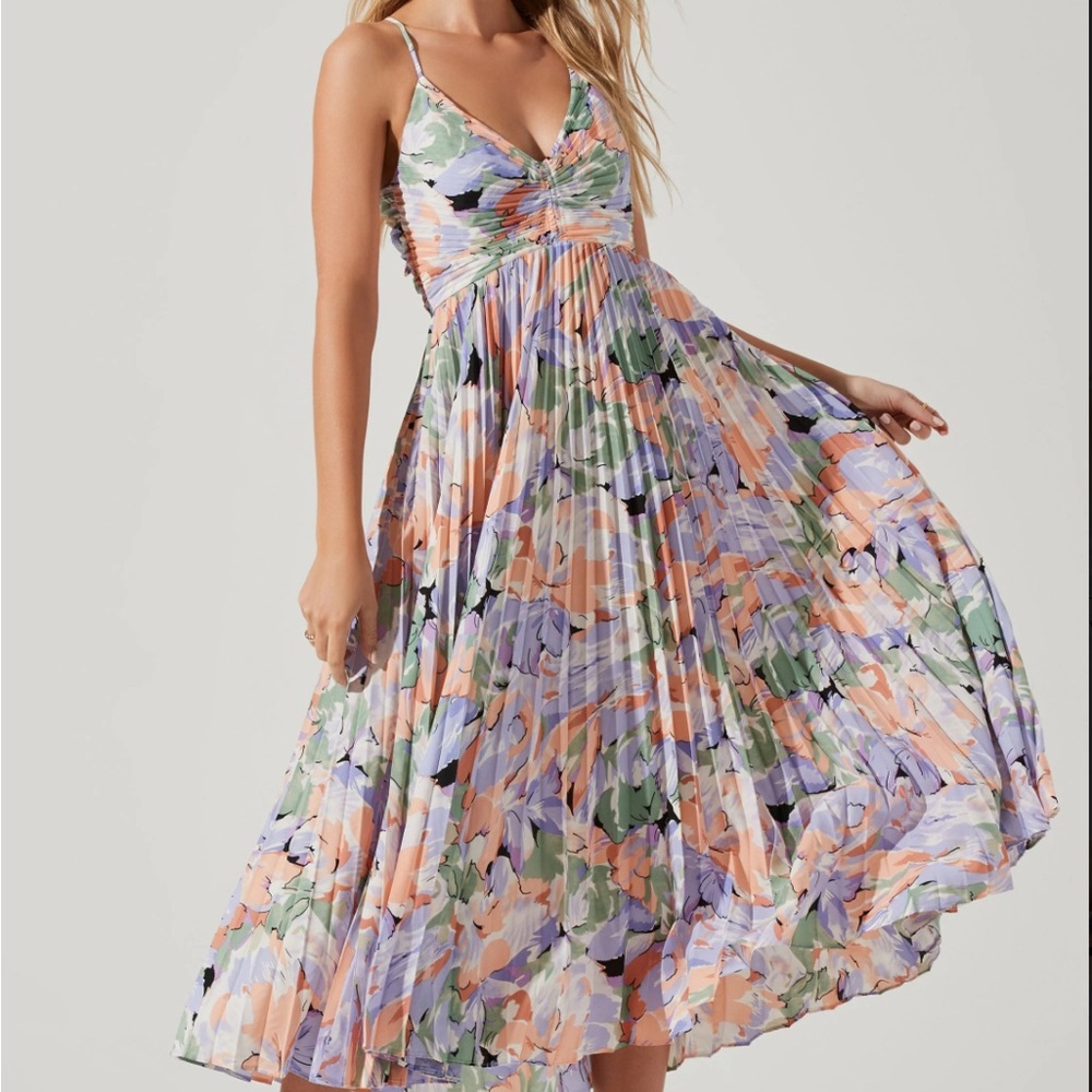 Astr the Label- Blythe Floral Plisse Midi Dress